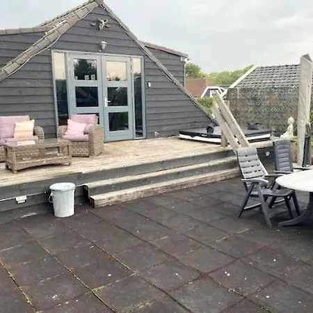 Appartement met dakterras en jacuzzi *